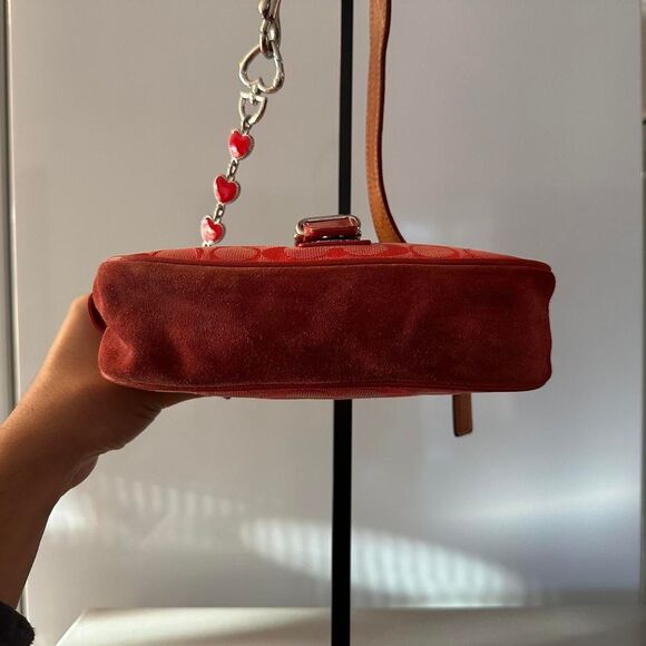 Coach Vintage Cherry Red Signature Hampton Buckle Demi Hand Purse/Shoulder Bag - Picture 5 of 8